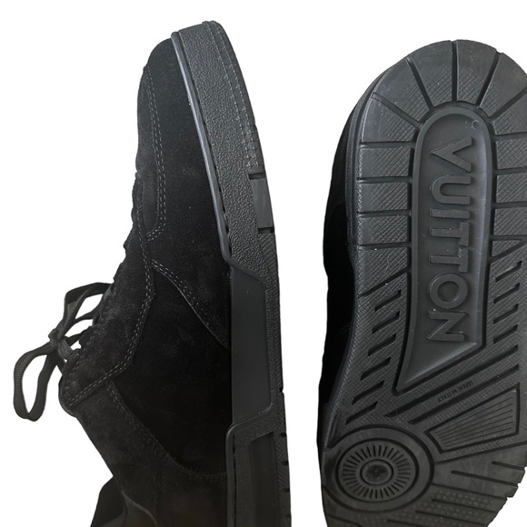 Louis Vuitton LV Uniform Trainer sneakers
SIZE: LV 8.5, US 9.5 - Picture 13 of 13